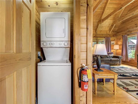 Bear Tracks Cabin