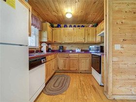 Bear Tracks Cabin