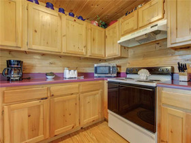 Bear Tracks Cabin