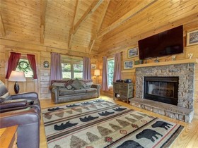 Bear Tracks Cabin