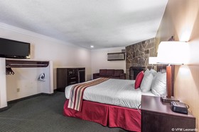 Black Bear Inn & Suites