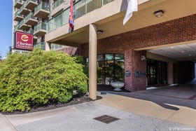 Black Bear Inn & Suites