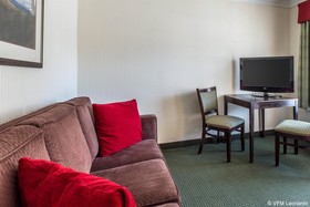 Black Bear Inn & Suites