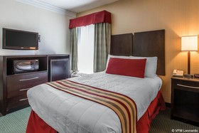 Black Bear Inn & Suites