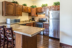 Black Bear Inn & Suites
