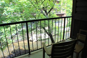 Econo Lodge Inn & Suites on the River
