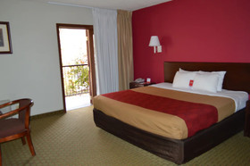 Econo Lodge Inn & Suites on the River