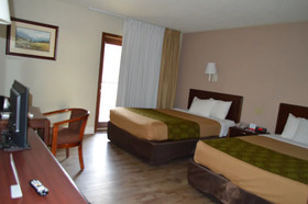 Econo Lodge Inn & Suites on the River