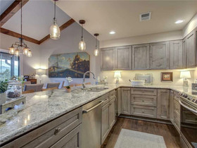 Pinnacle Penthouse