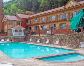 River Terrace Resort and Convention Center