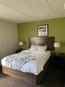Sleep Inn & Suites