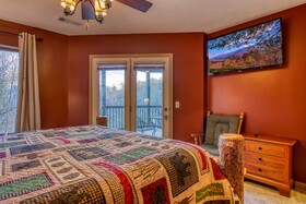 Tree Tops by HoneyBear Cabins