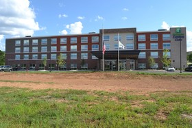 Holiday Inn Express & Suites Goodlettsville N Nashville