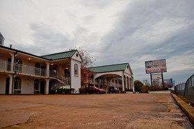 Americana Inn