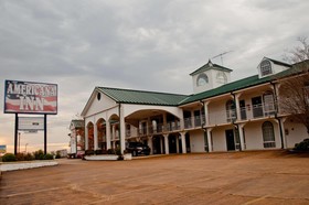 Americana Inn