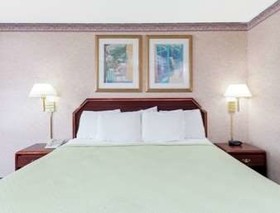 Days Inn by Wyndham Holladay