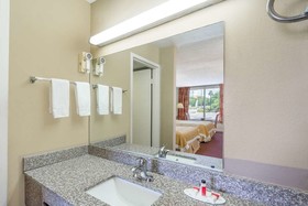 Days Inn by Wyndham Hurricane Mills