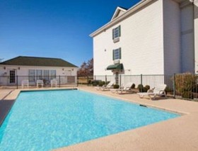 Howard Johnson by Wyndham Jackson