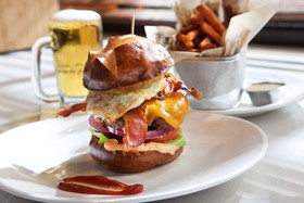 DoubleTree by Hilton Hotel Johnson City