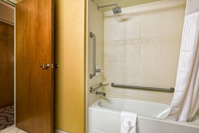 DoubleTree by Hilton Hotel Johnson City