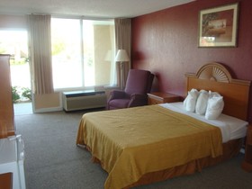 Americourt Hotel & Conference Center