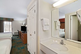 La Quinta Inn & Suites by Wyndham Kingsport TriCities Airpt