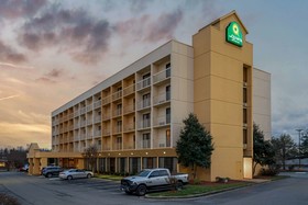 La Quinta Inn & Suites by Wyndham Kingsport TriCities Airpt