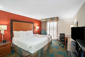 La Quinta Inn & Suites by Wyndham Kingsport TriCities Airpt