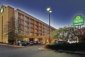 La Quinta Inn & Suites by Wyndham Kingsport TriCities Airpt