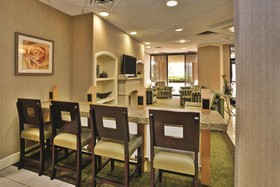 La Quinta Inn & Suites by Wyndham Kingsport TriCities Airpt