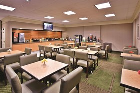 La Quinta Inn & Suites by Wyndham Kingsport TriCities Airpt