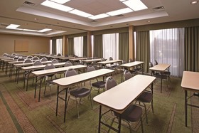 La Quinta Inn & Suites by Wyndham Kingsport TriCities Airpt