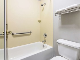 Quality Inn Knoxville