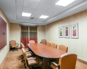 Comfort Suites North