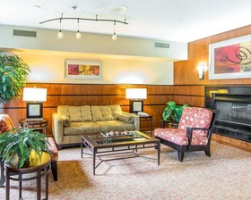 Comfort Suites North