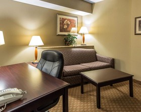 Comfort Suites North