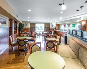 Comfort Suites North