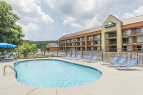 Days Inn by Wyndham Knoxville East