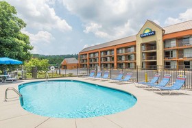 Days Inn by Wyndham Knoxville East