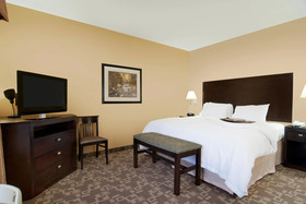 Hampton Inn & Suites-Knoxville/North I-75