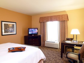 Hampton Inn & Suites-Knoxville/North I-75