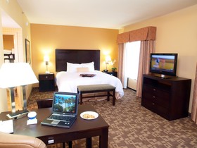 Hampton Inn & Suites-Knoxville/North I-75