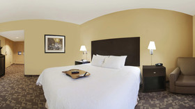 Hampton Inn & Suites-Knoxville/North I-75