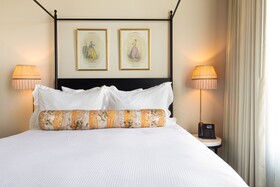 Hotel Cleo