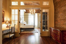Hotel Cleo