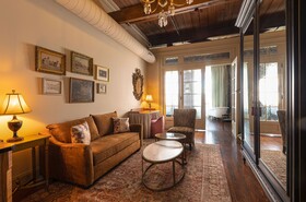 Hotel Cleo