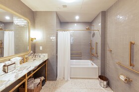 Hotel Cleo