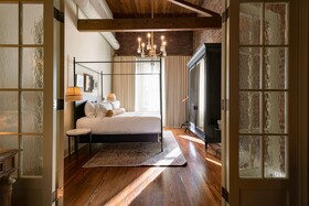 Hotel Cleo