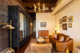 Hotel Cleo