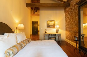 Hotel Cleo